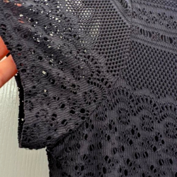 💙Banana Republic Navy stretch fabric (cut like lace) Dress- Size Medium - Picture 5 of 7